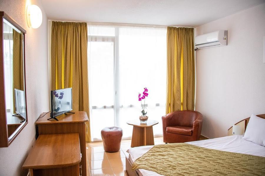 Hotel Mures Saturn Exterior photo