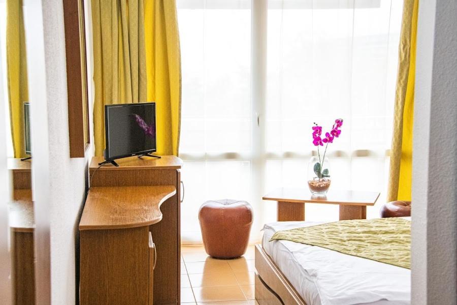 Hotel Mures Saturn Exterior photo